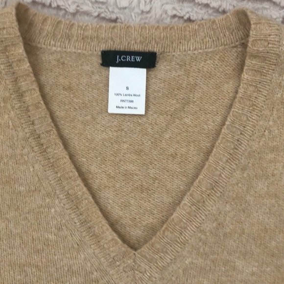 J. Crew 100% Lambs Wool v-neck sweater Size S - Picture 2 of 12